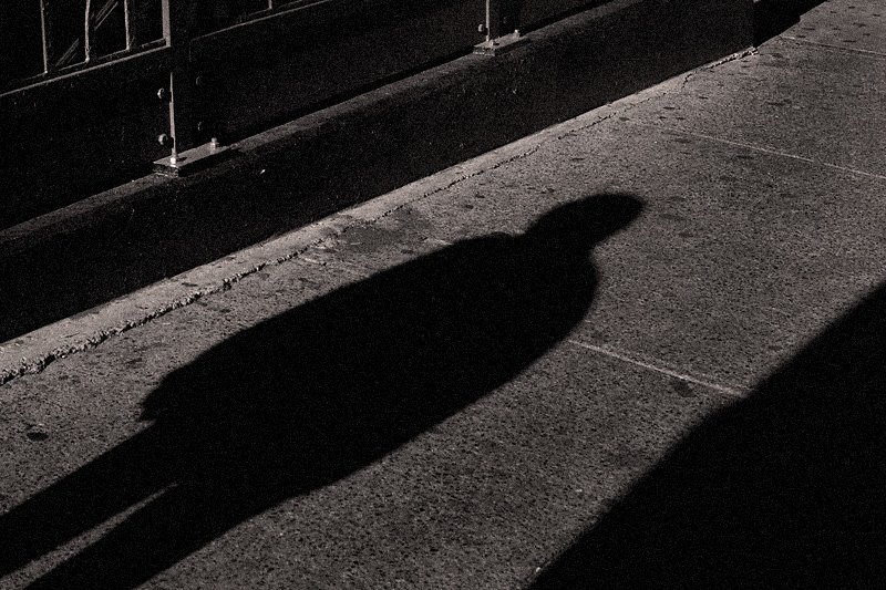 Στον ίσκιο μου